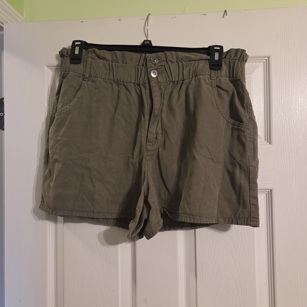 Wonderly Olive Green Elastic Waist Shorts- Size 12